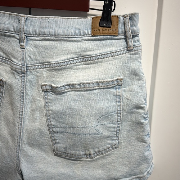 AEO Strigid Relaxed Jean Shorts Distressed Size 12 - Picture 5 of 12